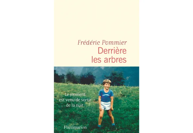 Couverture Derrière les arbres